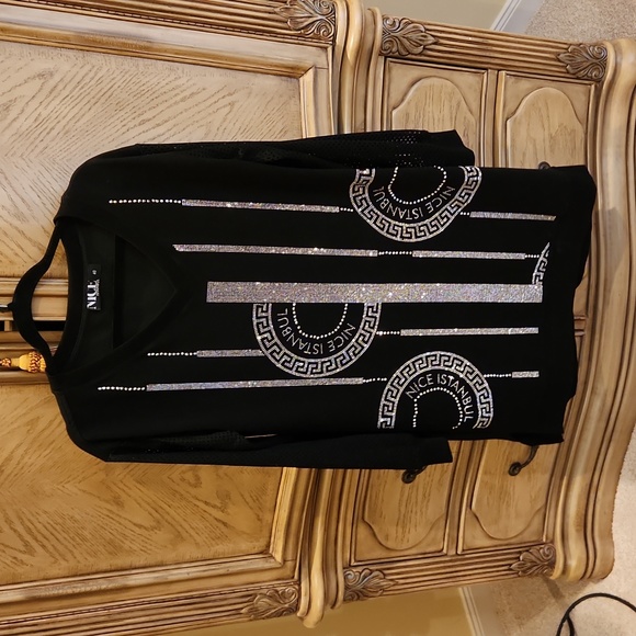 Knock out party or club dress. Can be worn casual with sneakers. Suze large. - Picture 9 of 9